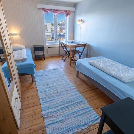 Lofoten A Hi אכסניה